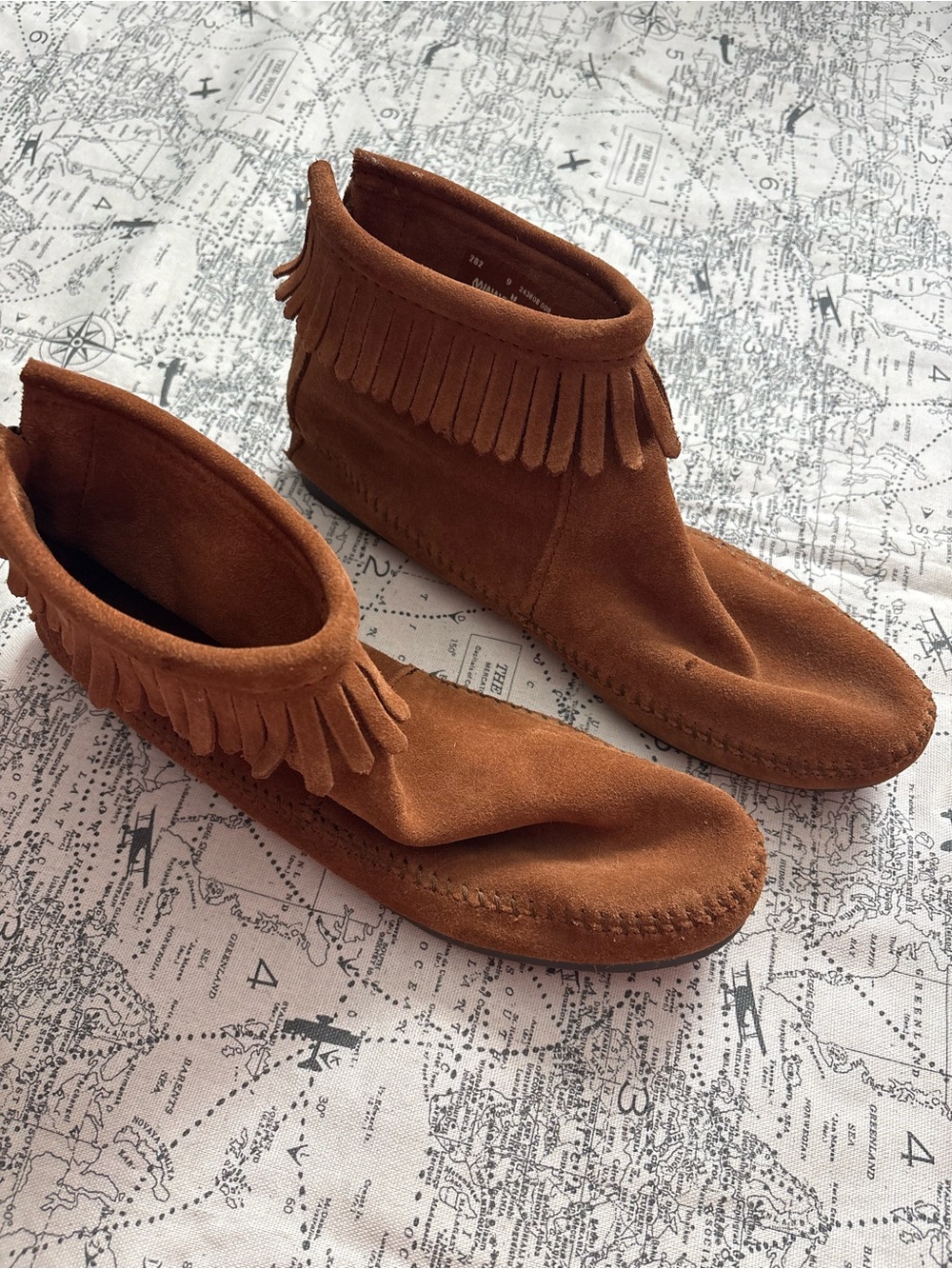 Minnetonka Women's Chestnut Suede Fringe Moccasins - Picture 3 of 6